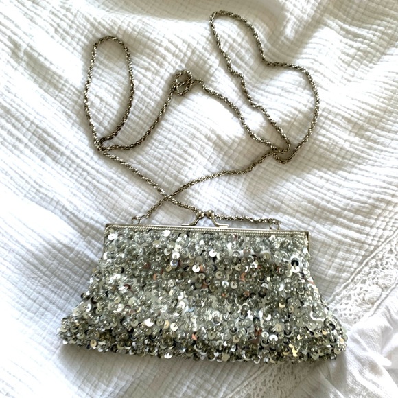 La Regale Silver Sequin Beaded Purse Formal Bridal NWOT - Picture 4 of 9